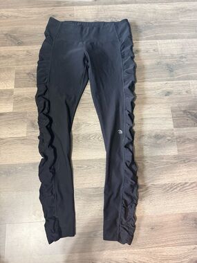 Black MPG Ruffled Leggings